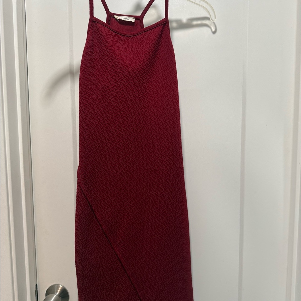 Elegant Burgundy Sleeveless Dress